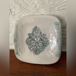 Fleur-de-lis trinket dish